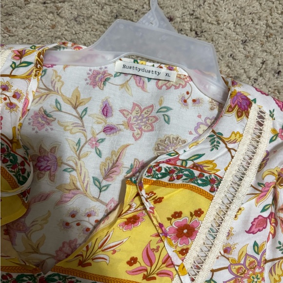 Floral Rusttydusty flowy top - Picture 2 of 3